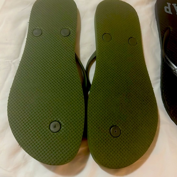GAP Sandals - Picture 2 of 5